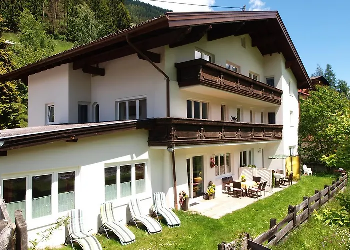 Апартаменты Mondial Нойштифт-им-Штубайталь